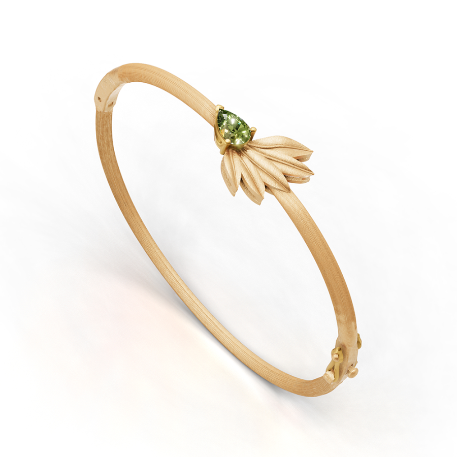 OLIVE WING RAY PERIDOT BRACELET
