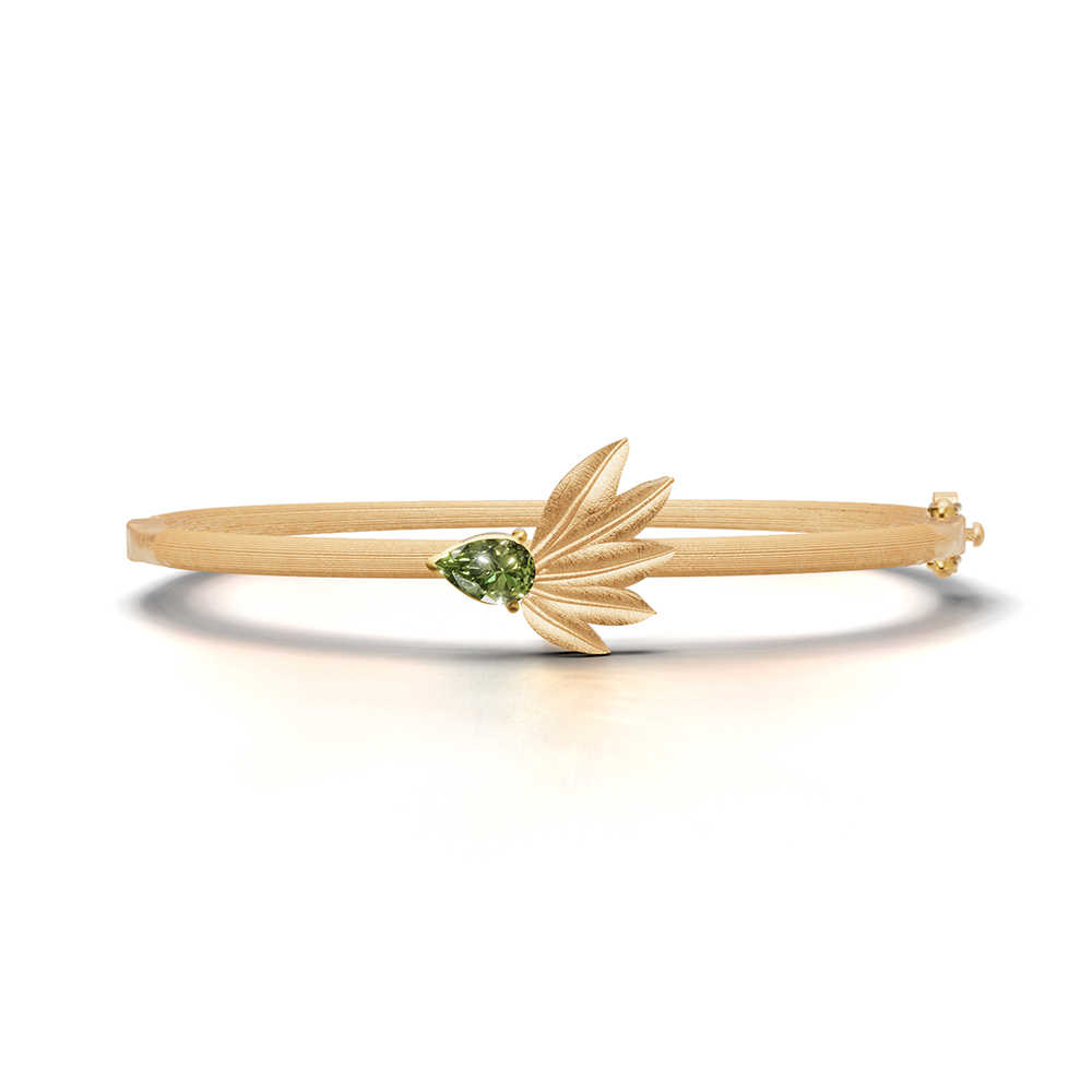 OLIVE WING RAY PERIDOT BRACELET - Image 2