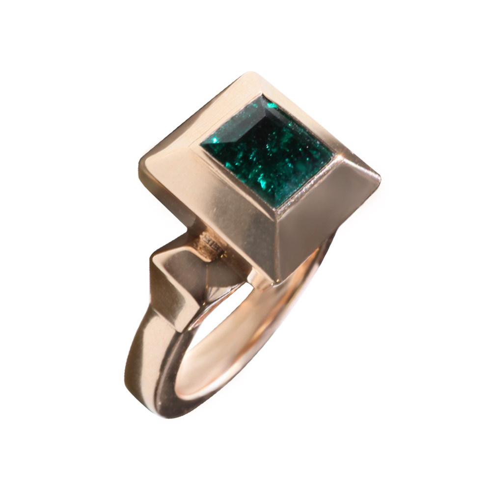 PRINCESS CUT EMERALD  RING