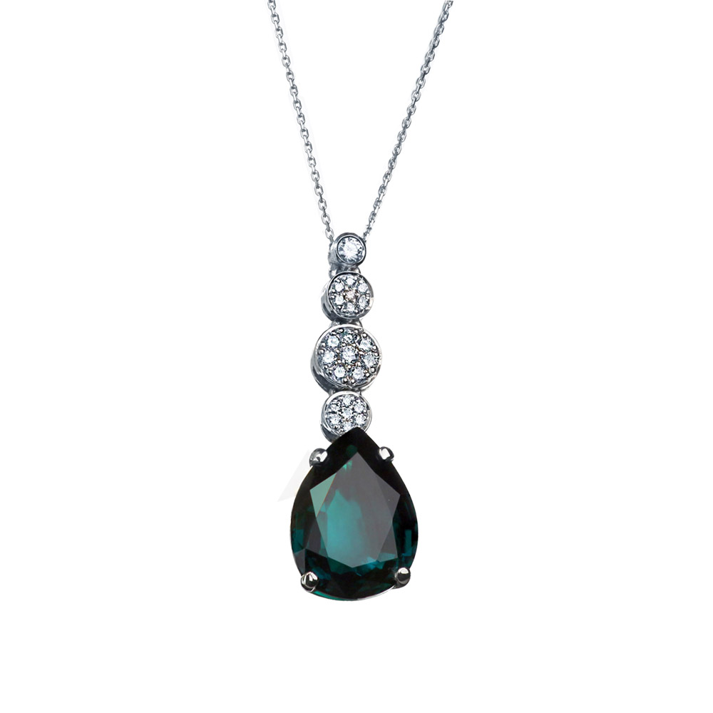 PEAR SHAPE EMERALD CLASSIC NECKLACE