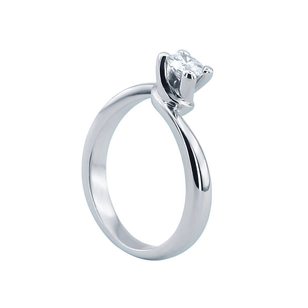 CLASSIC TWIST WHITE GOLD SOLITAIRE RING