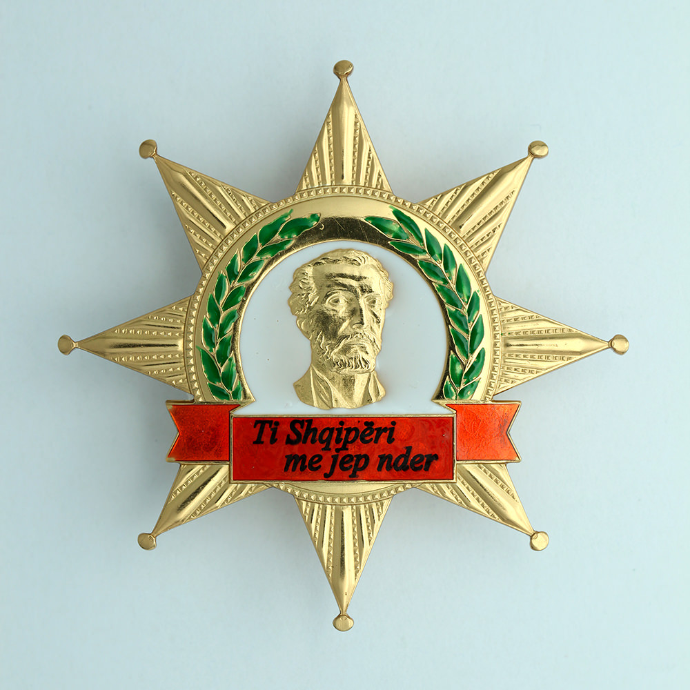 Medalje e Naim Frasherit nga Presidenca